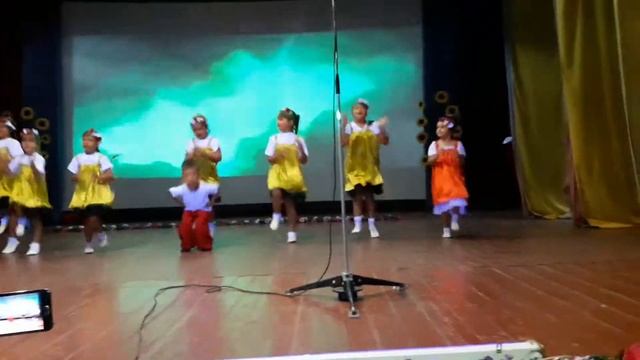 Детский танец.. бомба? смотреть онлайн