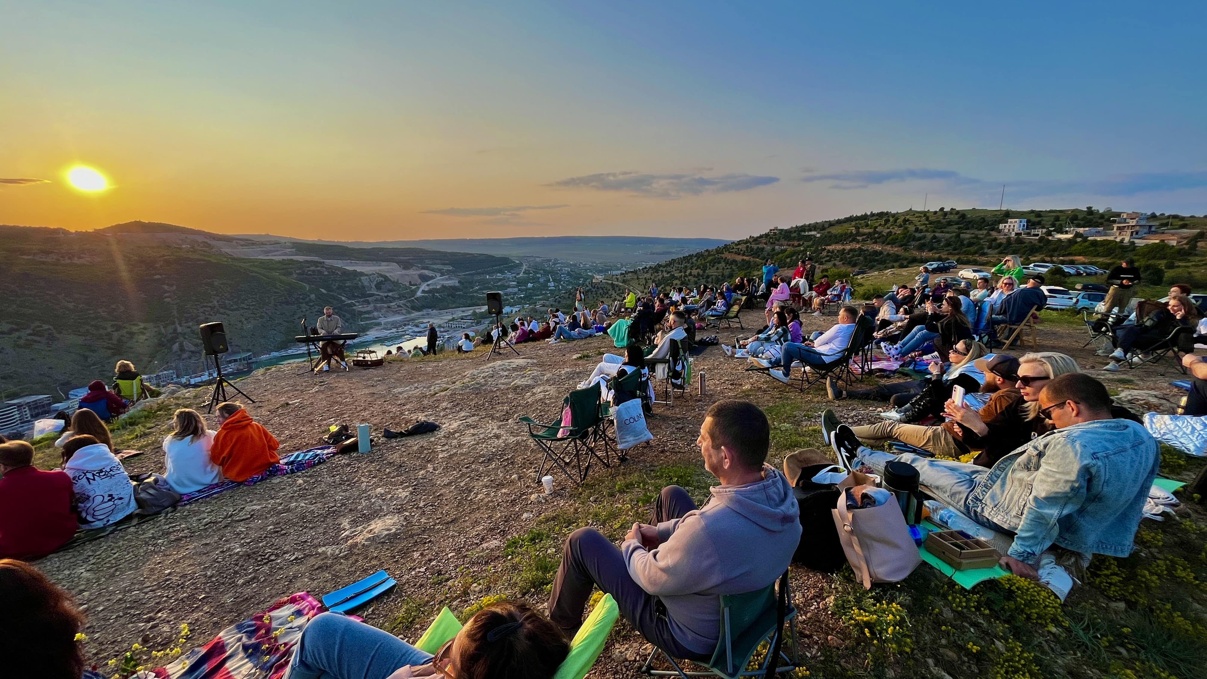 Самый ОРИГИНАЛЬНЫЙ концерт в Балаклаве!Я в ШОКЕ-Такого НЕ ВИДЕЛ!Дельфины и парк Золотой Балки!Крым смотреть онлайн