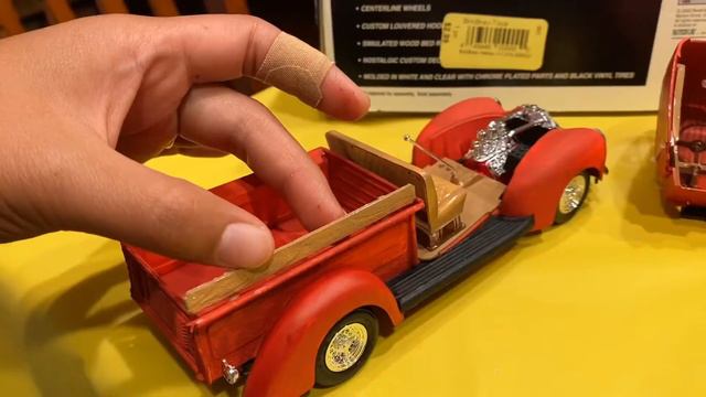 1940 Ford Pickup Model Kit смотреть онлайн