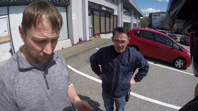 Открытие мотосезона, высверливаем болт, подсаживаем друга на мотоцикл смотреть онлайн