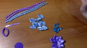 Канзаши. Резинка из атласной ленты 2.5 см с использованием спиралек. Ручная работа