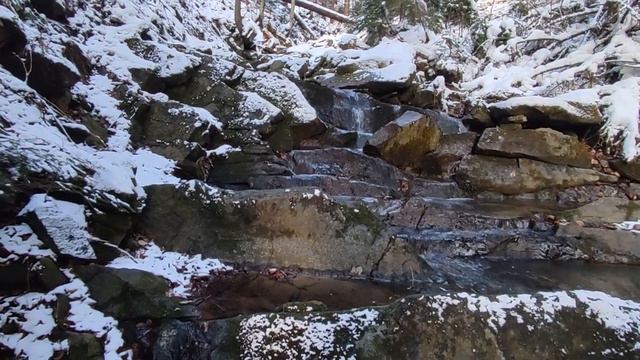 Нарінецький водоспад. Сонячний морозний день. Атмосфера гір, гірських річок та струмків. Обід. смотреть онлайн