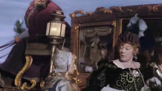 СМЫШЛЕНАЯ ЗОЛУШКА ПОЛУЧАЕТ ЗАДАНИЕ НА ДОМ от своей мачехи - Раневской смотреть онлайн