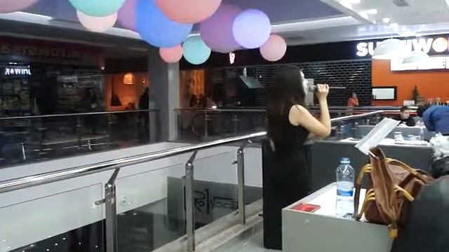 Мюзикола и Батыр - Певица и саксофон Камилла Олжабаева (Кэм cover-исполнитель) смотреть онлайн