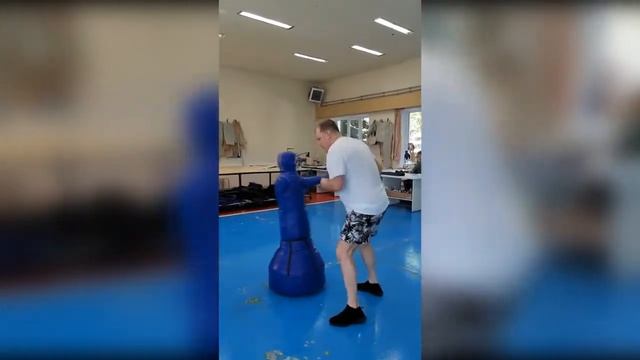 Манекен напольный боксерский НЕВАЛЯШКА DNN смотреть онлайн