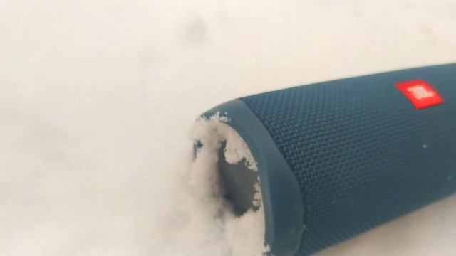 JBL Flip 5 \\ extreme snow test \\ very cold смотреть онлайн
