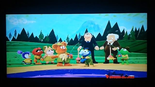 Новогодний логотип во время блока Узнавайка (Канал Disney, 30.12.2019) CAM-Rip смотреть онлайн