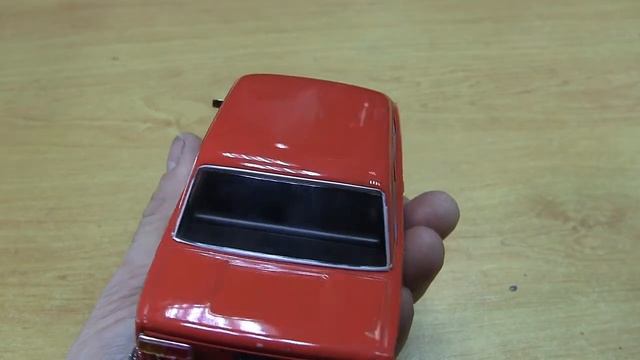 Модель автомобиля ВАЗ-2101 Жигули 1:24 Hachette / Car Model VAZ-2101 Zhiguli 1:24 Hachette