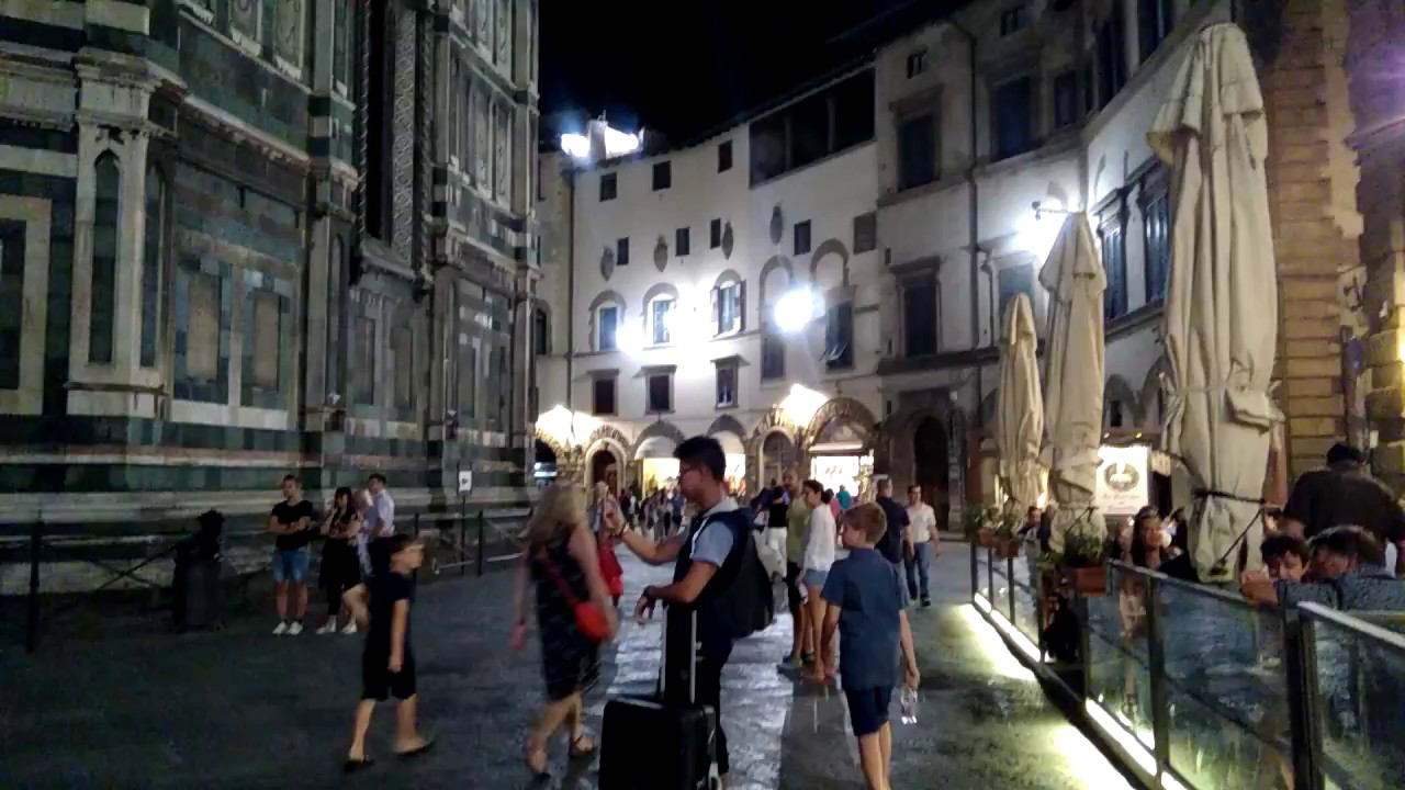 Италия-2017: скрипач возле Дуомо во Флоренции смотреть онлайн