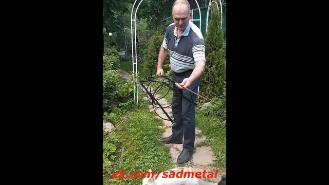 Опора обелиск под плетистые розы, клематисы. Support obelisk under climbing roses, clematis. смотреть онлайн