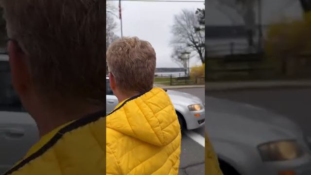 Лайфхак: Если сломалась сирена, всегда можно воспользоваться помощью братьев наших меньших смотреть онлайн