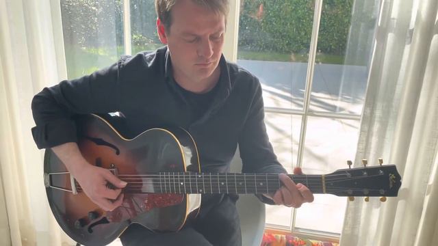 1940 Gibson ES-150 played by Maarten van Damme (Racoon) @ Mojo Guitar ! смотреть онлайн