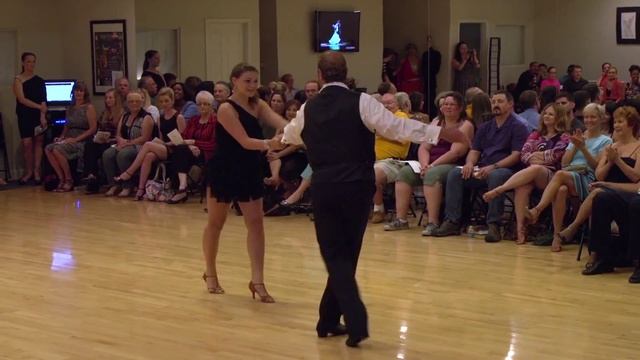 East Coast Swing Performance at 2015 June Showcase (Ultimate Ballroom in Memphis) смотреть онлайн