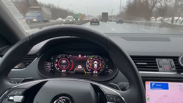 Демонстрация возможности совокупности ассистентов TravelAssist на а/м Skoda Octavia A7 смотреть онлайн