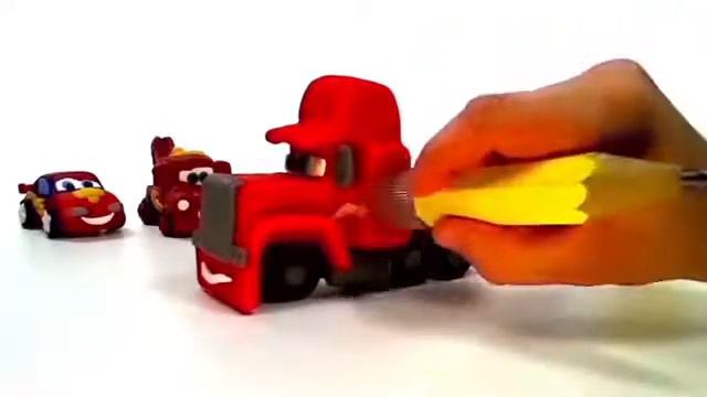 Play Doh Disney Pixar Cars 2 Stop Motion Лепим машинки из пластилина YTFMM