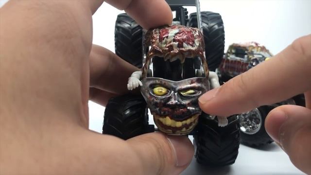 Spin Master "Zombie Madness" Playset | Zombie (with arms) смотреть онлайн