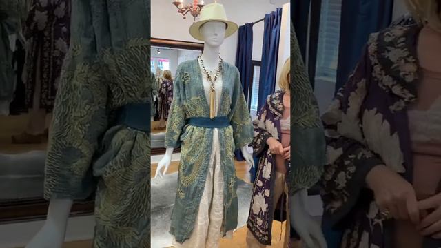 Magnolia Pearl & Marian Paquette Handbags// IGTV 4/15/22 смотреть онлайн