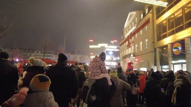 Настрящий летающий Дед Мороз (Санта Клаус) в Касселе(Kassel)Weihnachtsmarkt.Влог.Германия