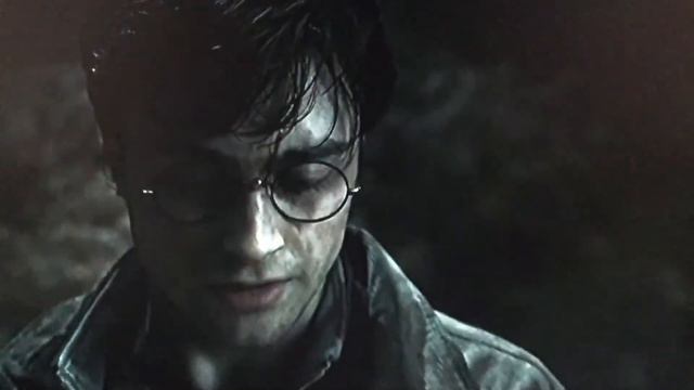 Harry Potter And the deathly hallows p2: Harry opens the golden snitch смотреть онлайн