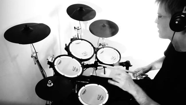 B Plays Drums Episode 18: Earth ['] смотреть онлайн