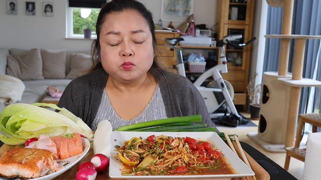 ตอบคำถามทำไมดังแล้วเปลี่ยนไป‼️กินส้มตำนรกแตก 🔥🔥|ยายนาง 13. oktober 2019 смотреть онлайн