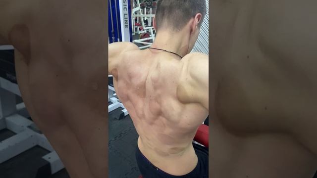 УПРАЖНЕНИЯ СПИНА ГЕНЫ ГЛЫБЫ?#спорт #фитнесклуб #мотивацияспорт #зожспор