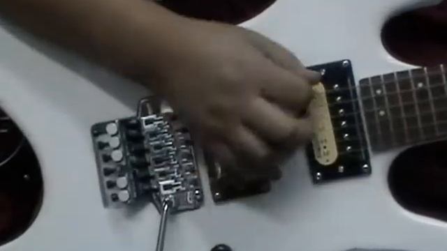 GUITARRA QUEEN MODELO RAPTOR / QUEEN INSTRUMENTOS смотреть онлайн