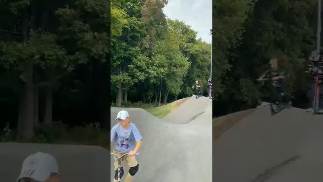 Неудачные дубли #самокат #неудачно #попытка #трюкинасамокате #scootering смотреть онлайн