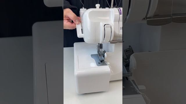 CHAYKA SEA WAVE 785. Распаковка 2/3/4-ниточного оверлока смотреть онлайн