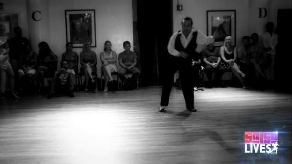 Amazing Salsa Footwork - SALSA LIVES