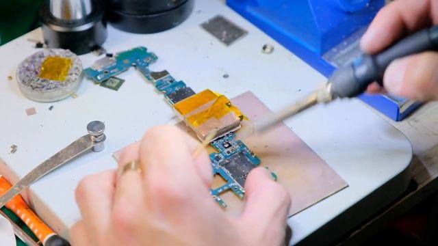 Ремонт Samsung Galaxy A8 Plus SM-A730 #1 не включается / не заряжается смотреть онлайн