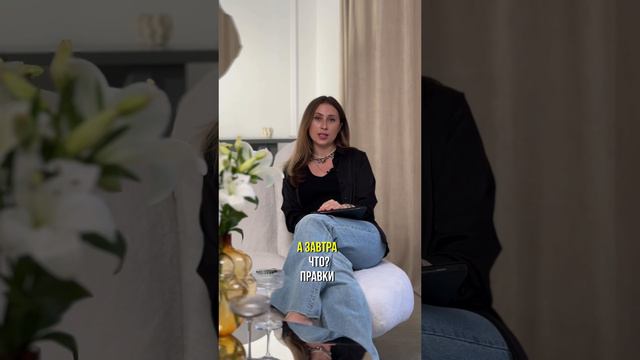 Секреты востребованных иллюстраторов #эскизыодежды #иллюстратор #ipad #школарисования #short #shorts смотреть онлайн