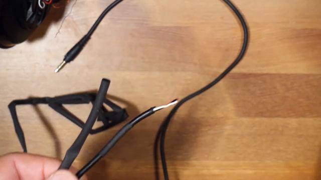 Ремонт (замена кабеля) наушников Superlux HD681 EVO смотреть онлайн