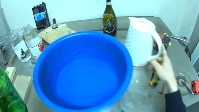 КАК РЕЗАТЬ СТЕКЛЯННЫЕ БУТЫЛКИ ПРИ ПОМОЩИ БОЛГАРКИ И СТЕКЛОРЕЗА!!! смотреть онлайн