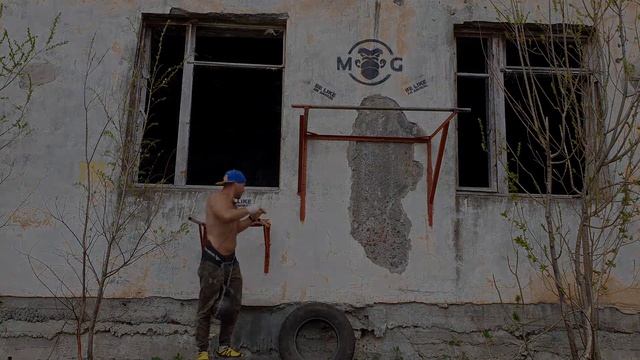 100 ОТЖИМАНИЙ С ДОП ВЕСОМ или как накачать грудные? смотреть онлайн