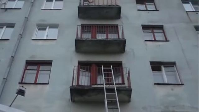 Пахнет гарью в подъезде смотреть онлайн