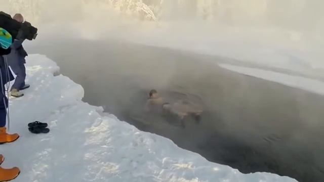 Японский турист в Оймяконе Якутия, температура воздуха в этот день была 60°C смотреть онлайн