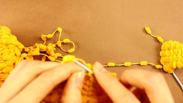 Как вязать помпонной пряжей | Вязание крючком | Помпонная пряжа видео вязание | Урок #11 смотреть онлайн