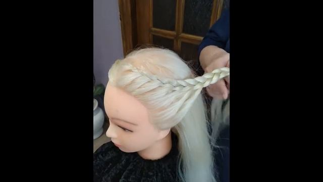 Мастер - класс по выполнению причёски самой себе (коса с односторонним плетением) смотреть онлайн