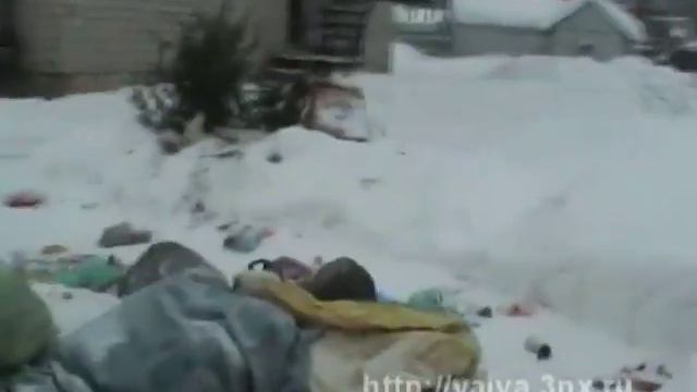 Мусор на улицах Яйвы. смотреть онлайн