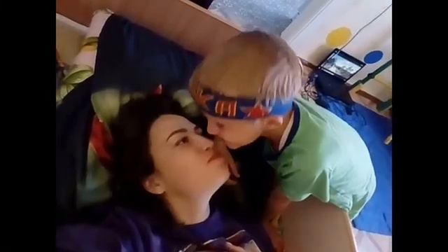 Правда в том, что лучшего момента почувствовать себя счастливыми не существует смотреть онлайн