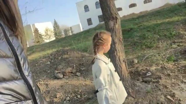 ВЛОГ Пошли гулять к озеру за долгое время / Служба в церкви во время карантина