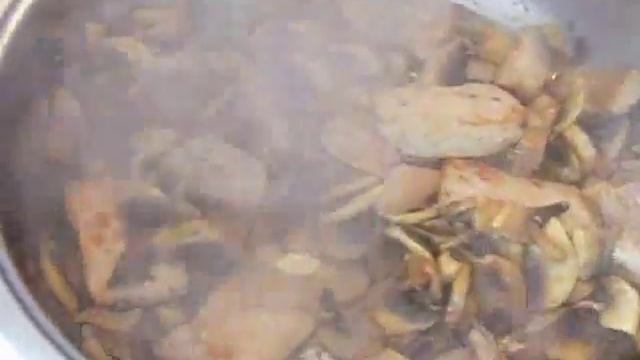 Свинина с шампиньонами видео рецепт UcookVideo.ru смотреть онлайн