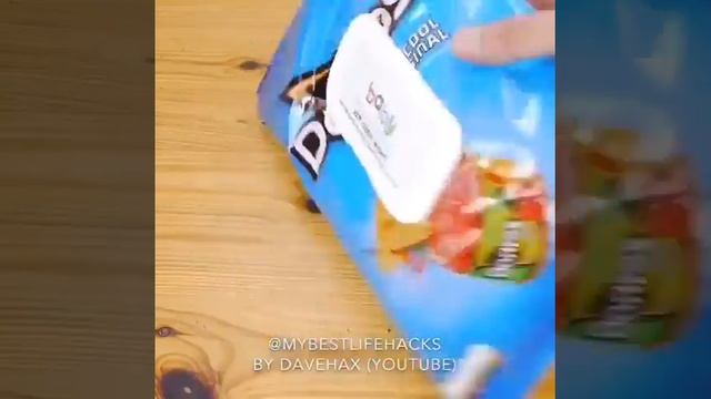ЛАЙФХАК С ВЛАЖНЫМИ САЛФЕТКАМИ
Потрясающие удивительные лайфхаки смотреть онлайн