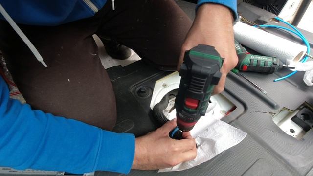 AGORA VANLIFE - HOW I CONNECTED THE STAND PIPE TO FUEL TANK JP HEATER VAN CONVERSION CITROEN RELAY смотреть онлайн