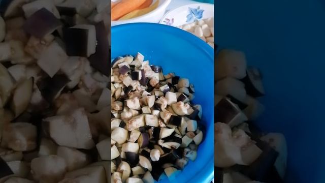 Очень вкусный салат с фасолью и баклажанами. смотреть онлайн