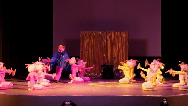 "Ушастые фокусы" эстрадный танец / Образцовый хореографический ансамбль "Волна" г. Щёлково смотреть онлайн