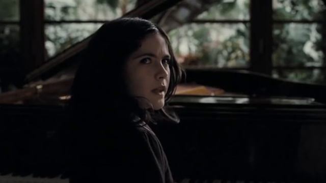 Orphan | 'Piano' Scene смотреть онлайн