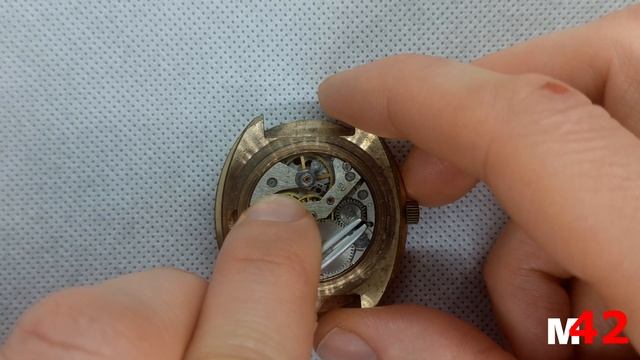 РАКЕТА 2609 -Как вытащить заводную головку из наручных механических часов ракета смотреть онлайн