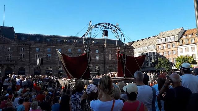 Уличный цирк. Street circus . Cirque de rue Strasbourg 2018 смотреть онлайн
